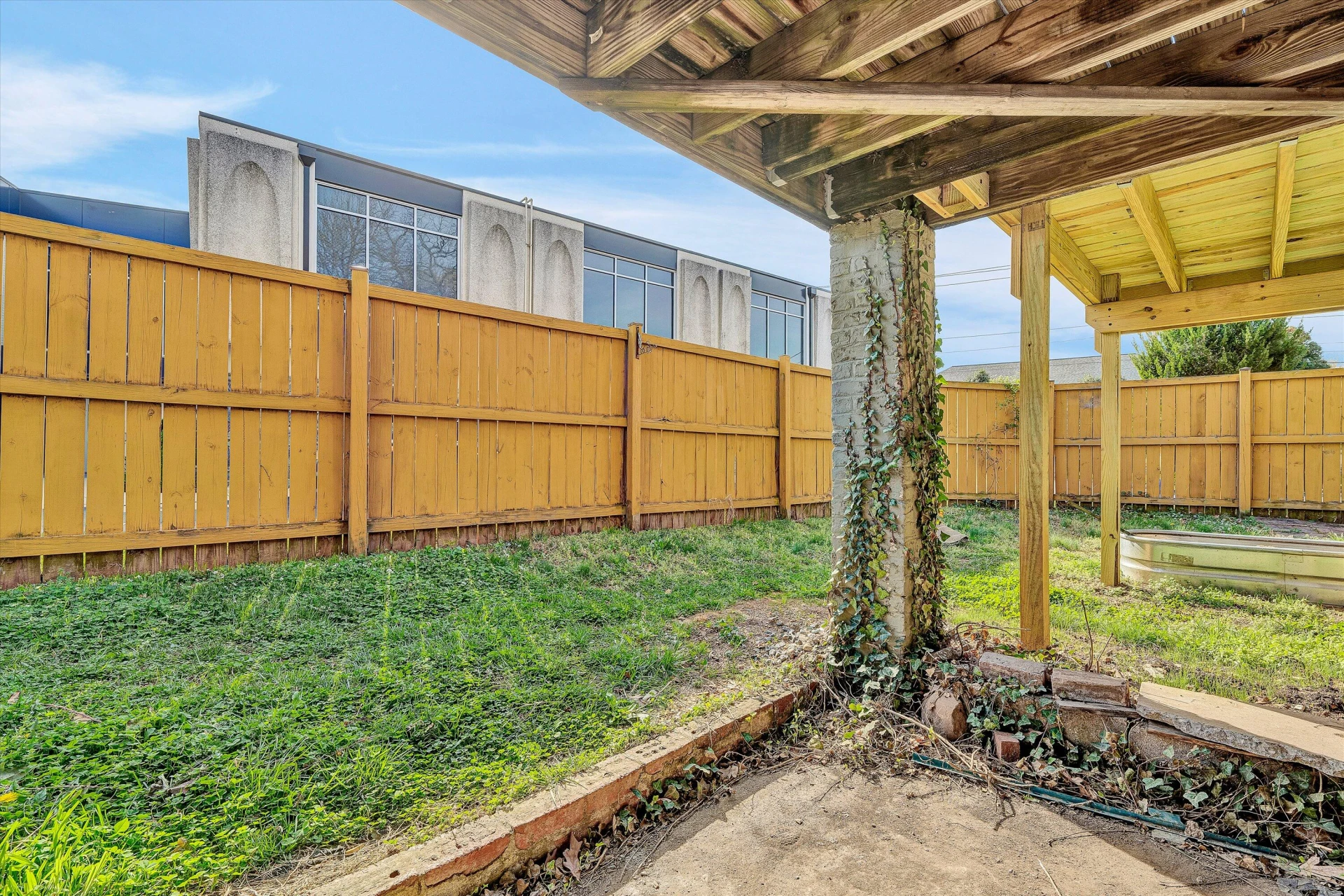 346 Allison AVE - Photo 45