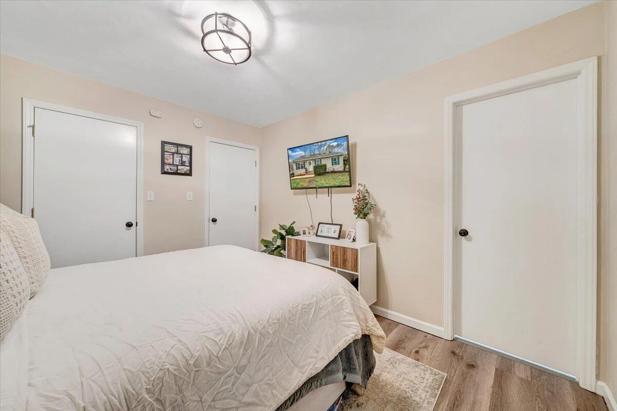 4926 Northwood DR - Photo 16