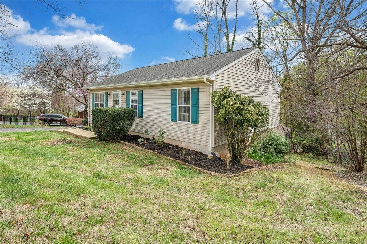 4926 Northwood DR - Photo 40