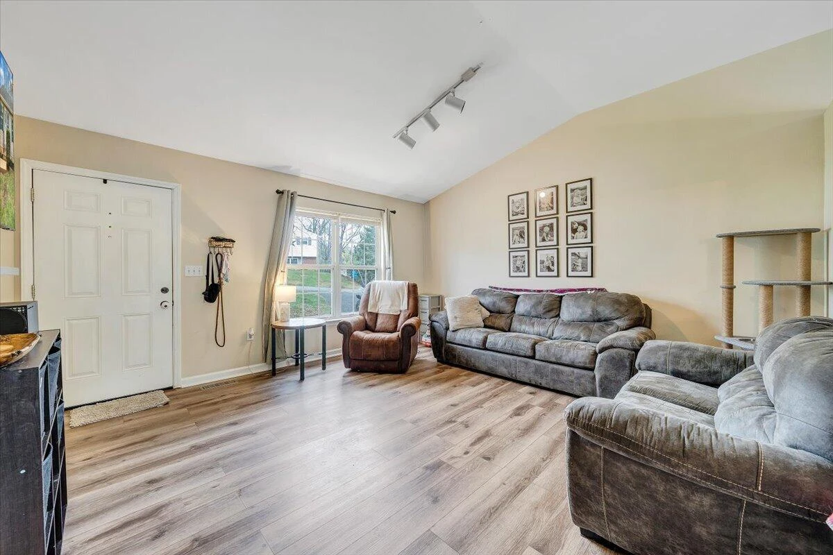 4926 Northwood DR - Photo 5