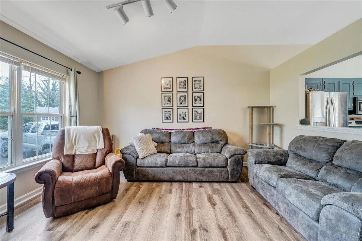 4926 Northwood DR - Photo 6