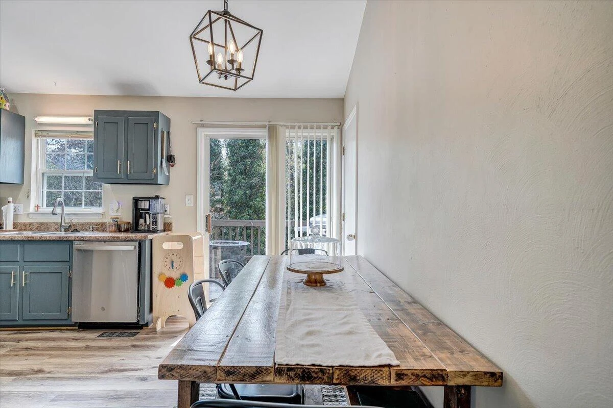 4926 Northwood DR - Photo 8