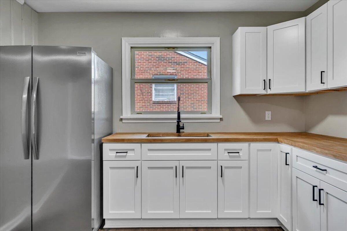4417 Holmes ST - Photo 12