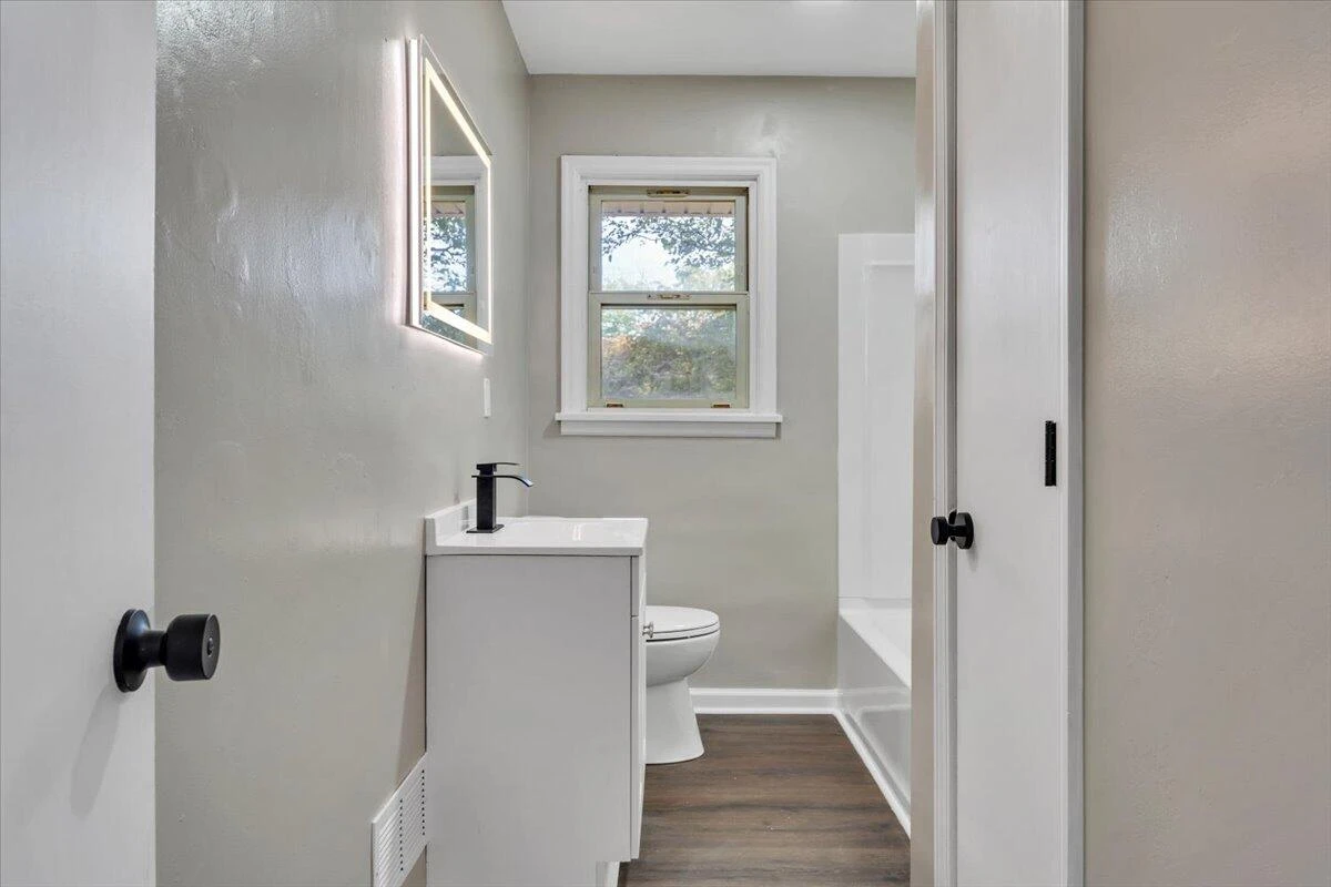 4417 Holmes ST - Photo 15