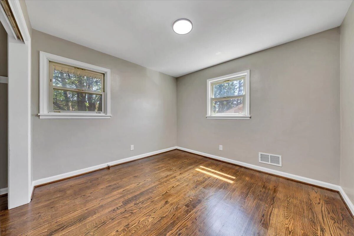 4417 Holmes ST - Photo 18