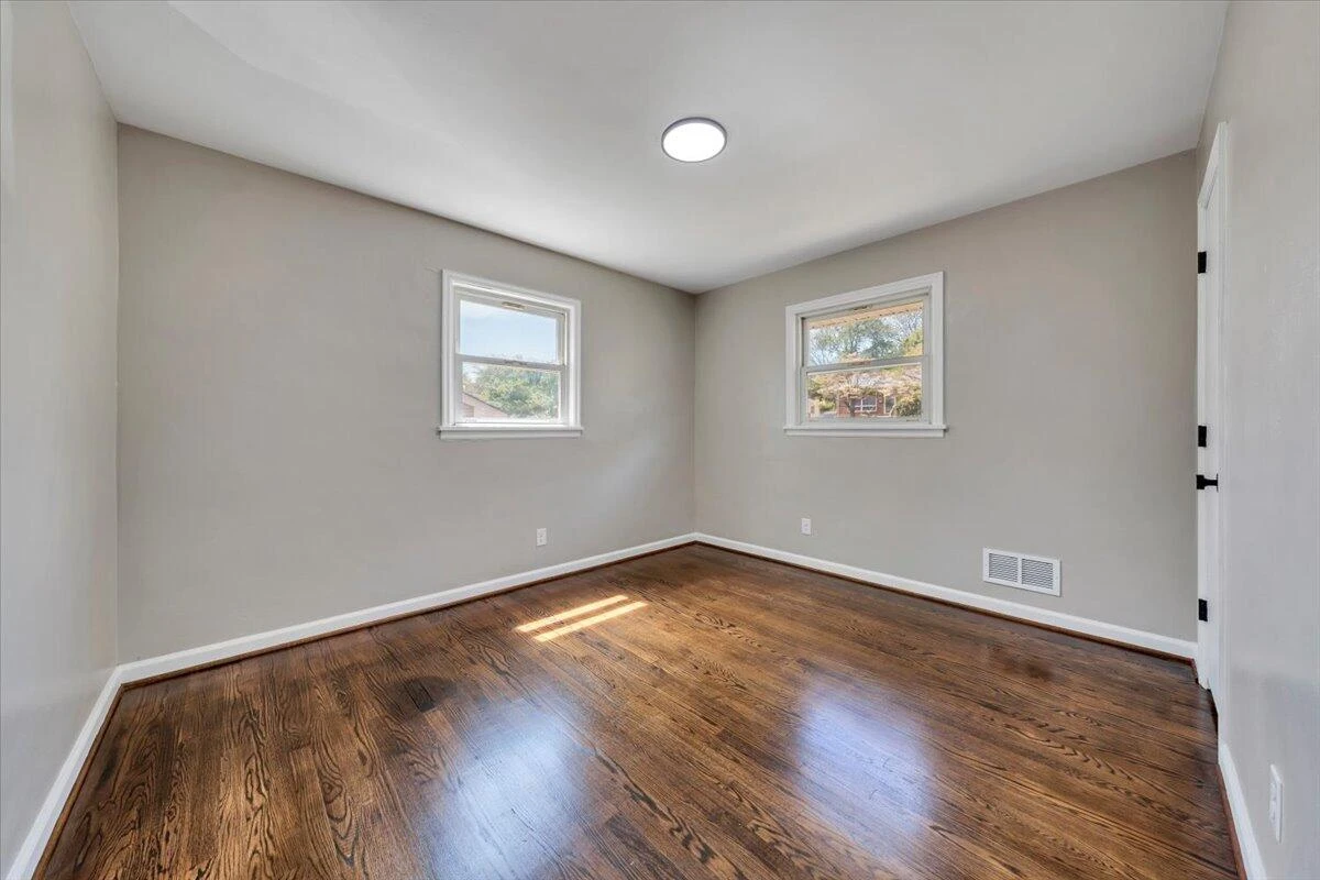 4417 Holmes ST - Photo 19