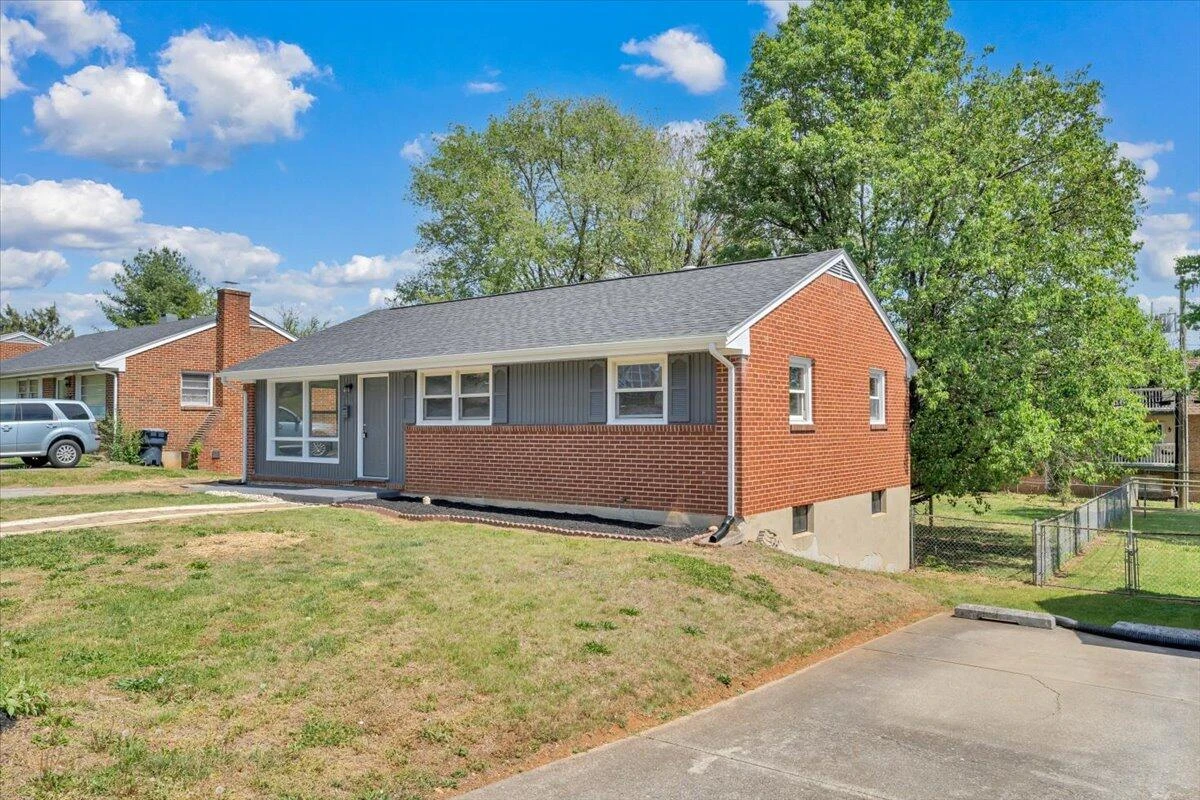 4417 Holmes ST - Photo 3