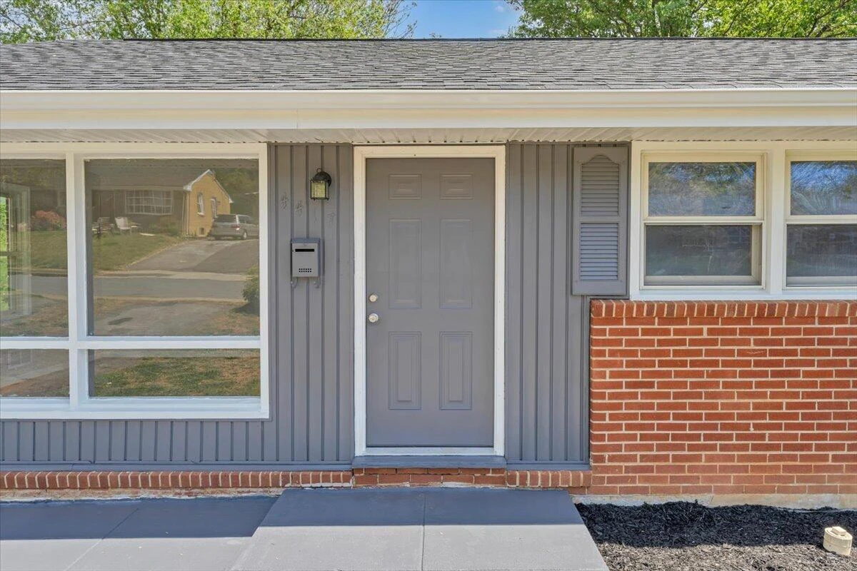 4417 Holmes ST - Photo 4