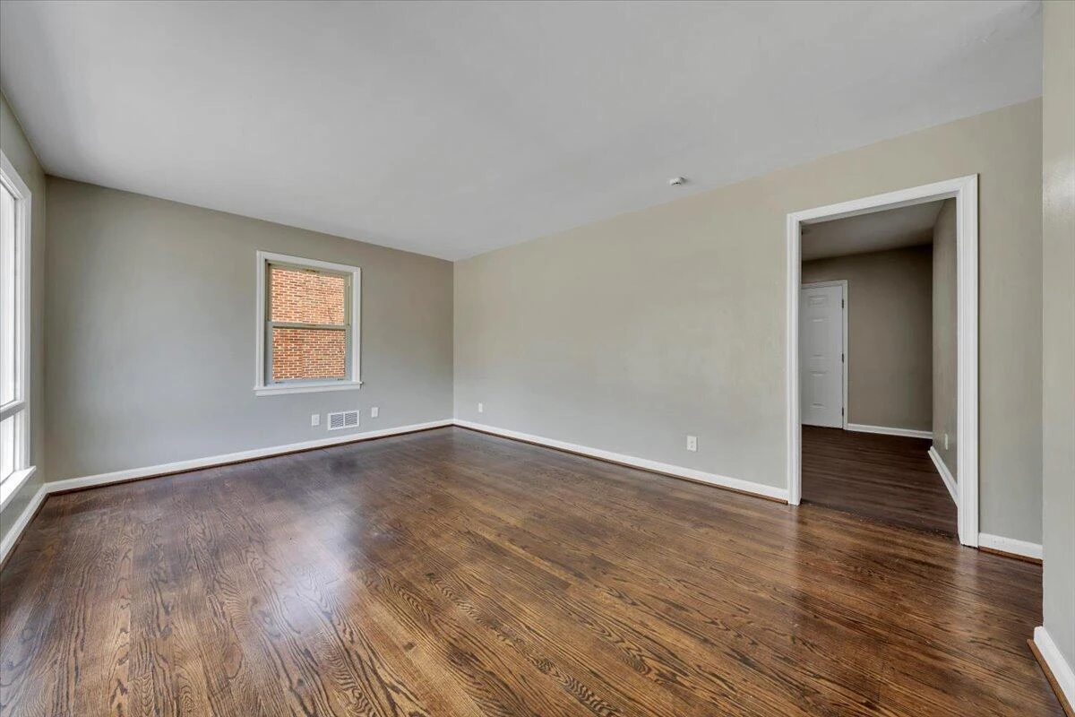 4417 Holmes ST - Photo 5