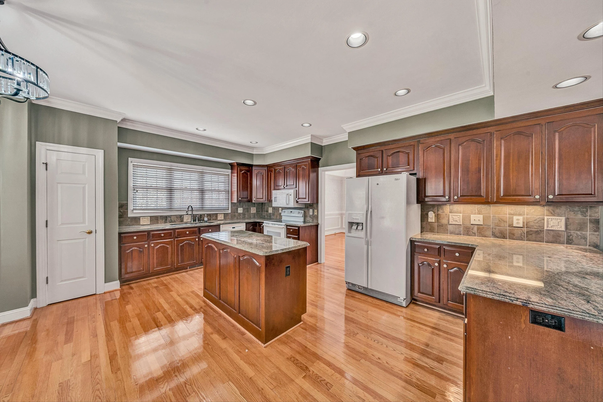 8317 Cardington DR - Photo 12