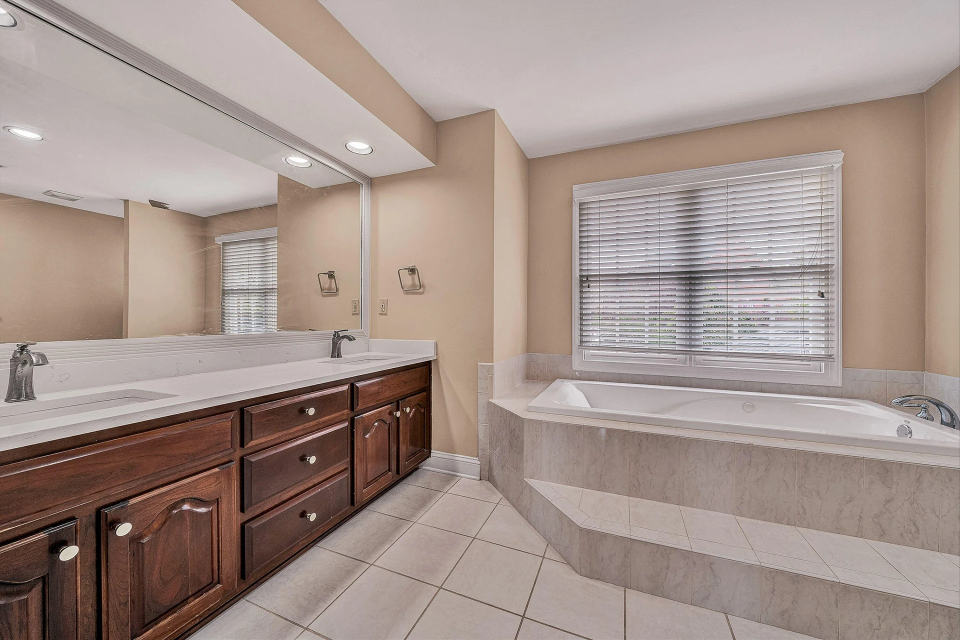 8317 Cardington DR - Photo 22