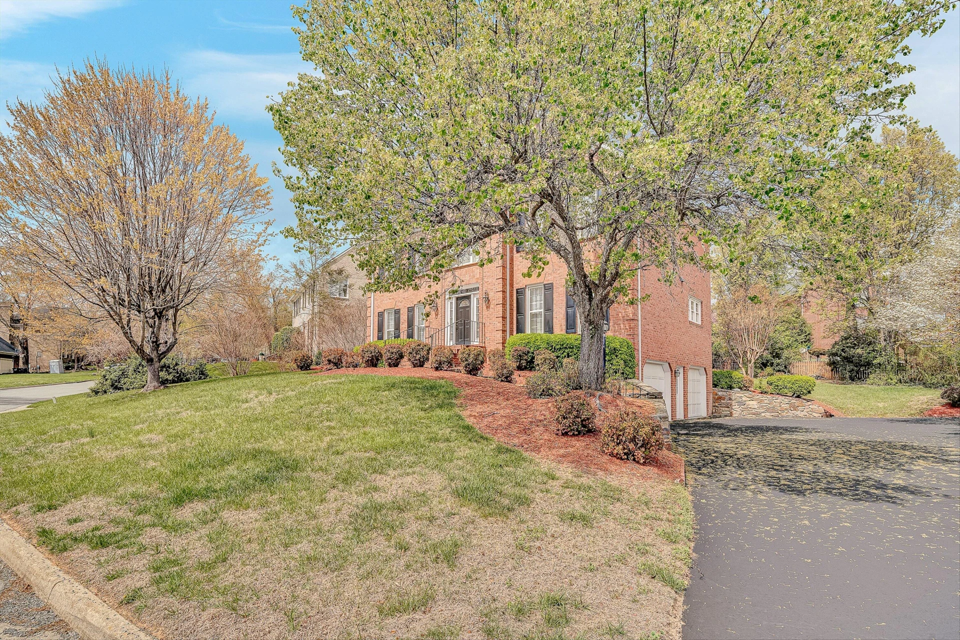 8317 Cardington DR - Photo 4
