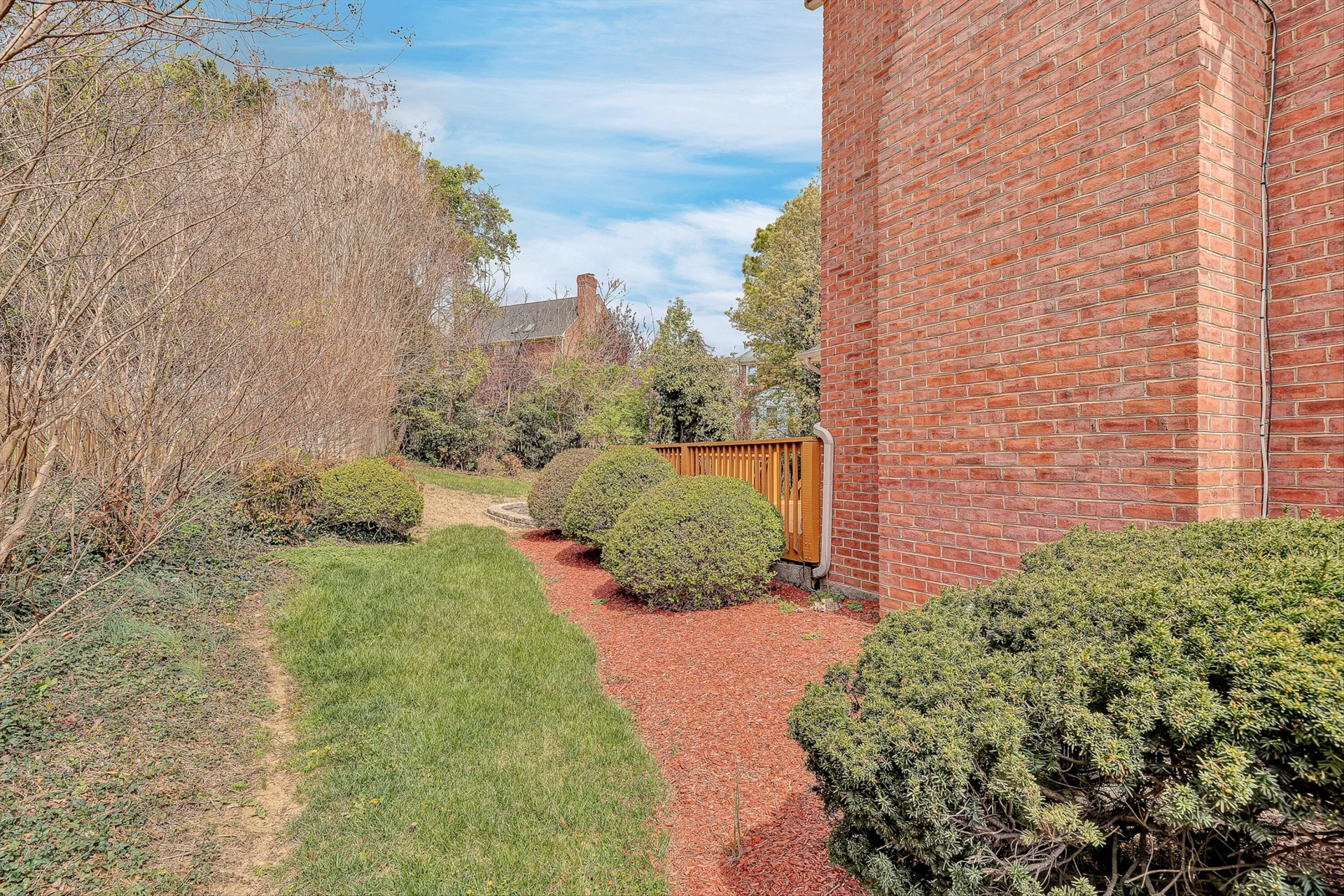 8317 Cardington DR - Photo 39