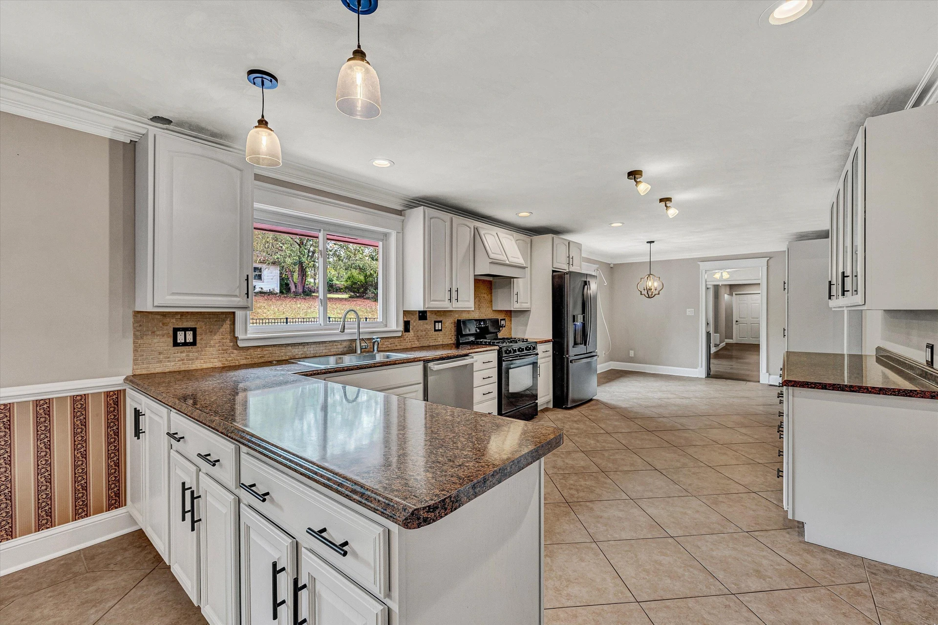83 Springview CT - Photo 15