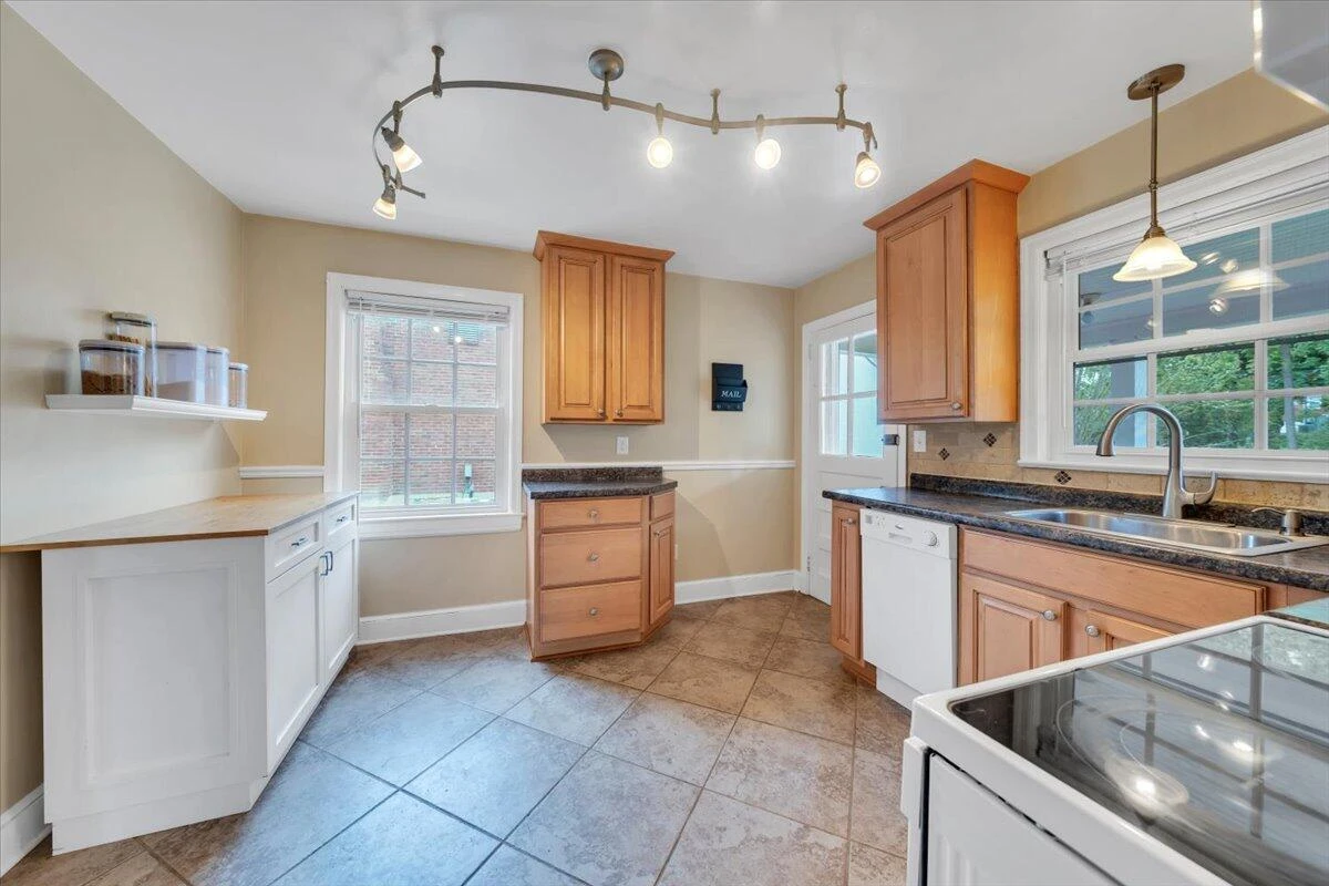 2316 Fairway DR - Photo 20