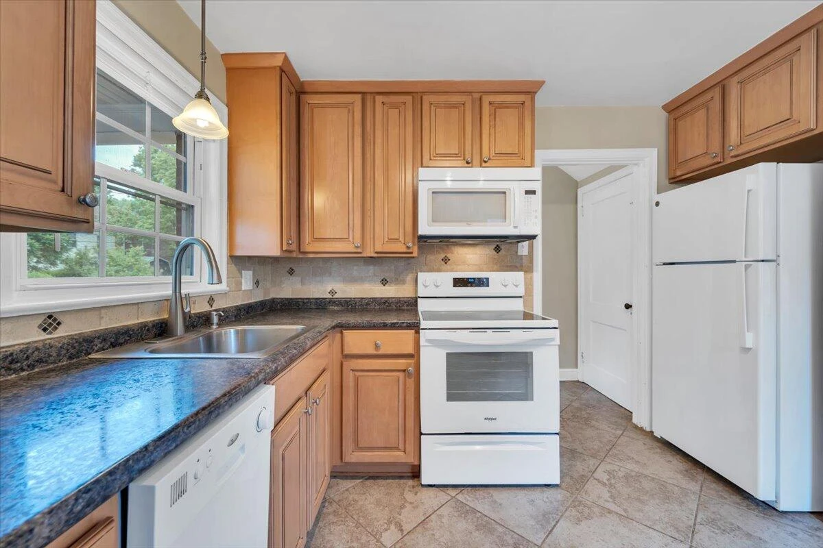 2316 Fairway DR - Photo 23