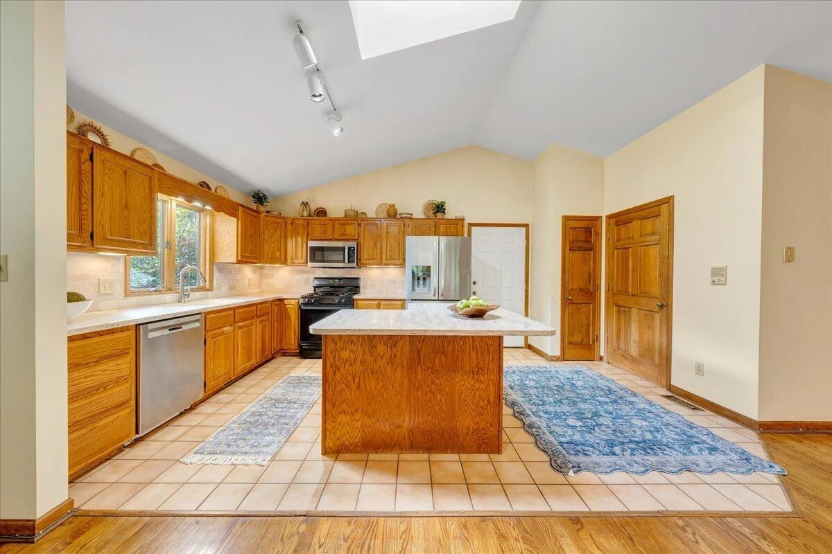 2606 Oak Hill LN - Photo 16
