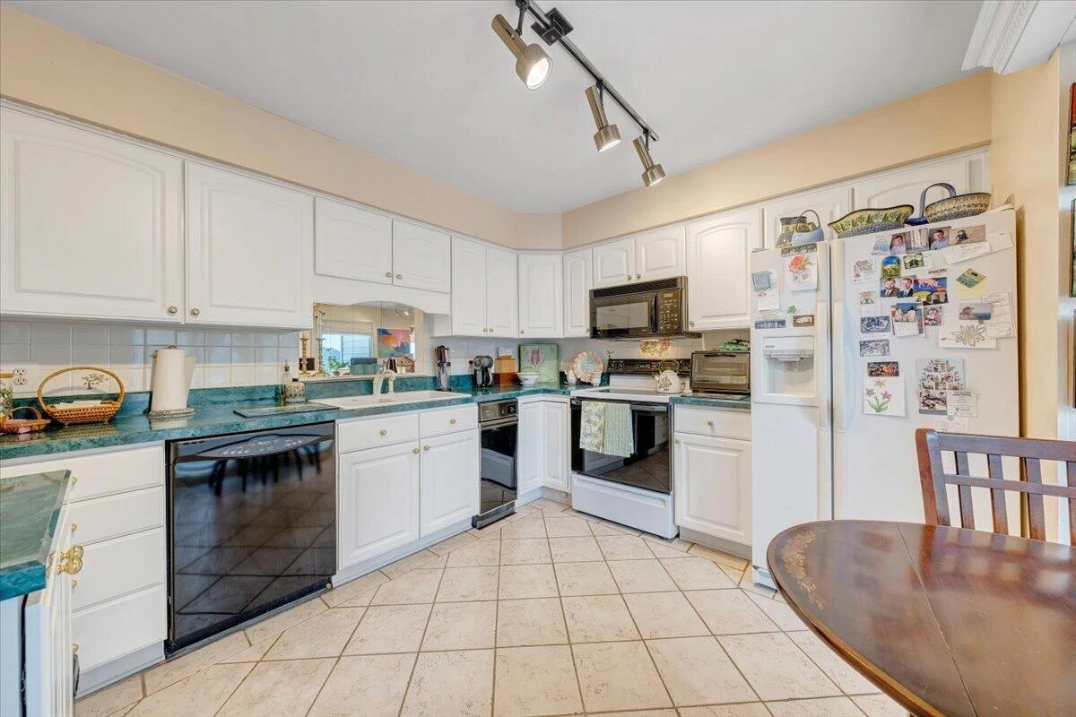 4923 Hunting Hills CT - Photo 21