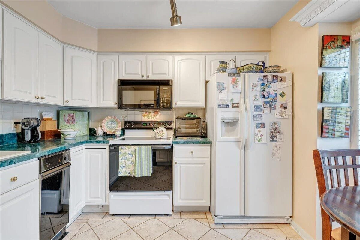 4923 Hunting Hills CT - Photo 22