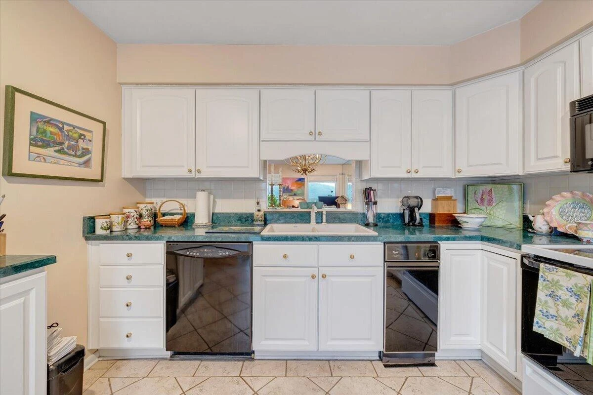 4923 Hunting Hills CT - Photo 23