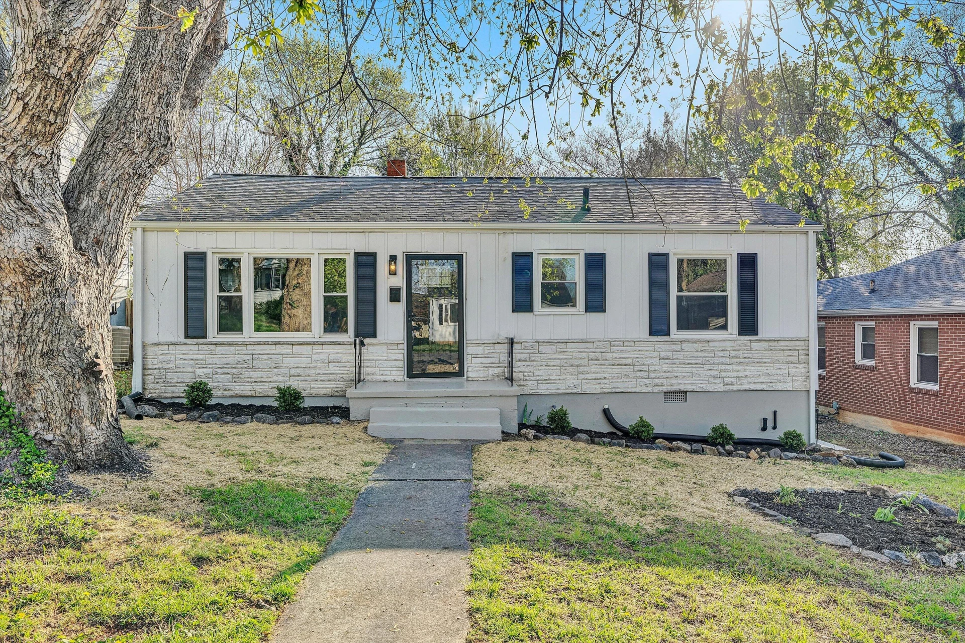2209 Byrd AVE - Photo 2