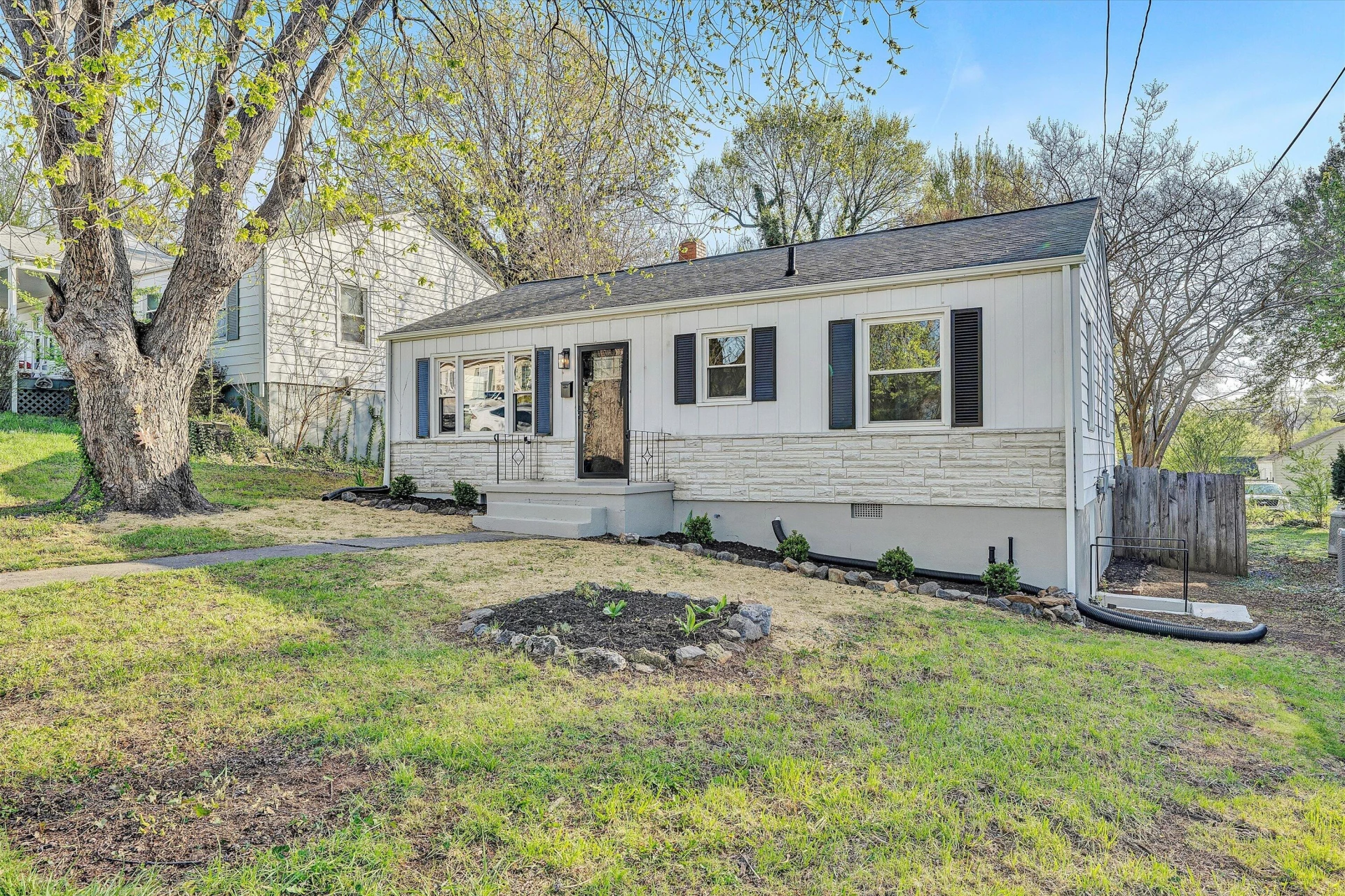 2209 Byrd AVE - Photo 3