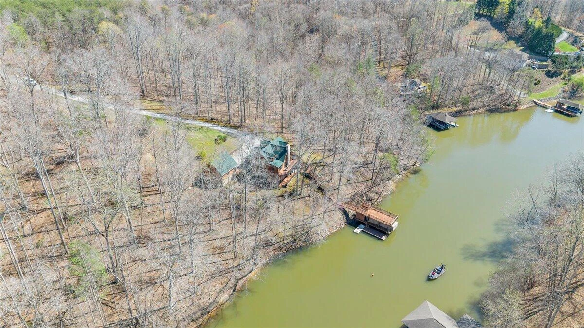 239 Blackwater Landing DR - Photo 110