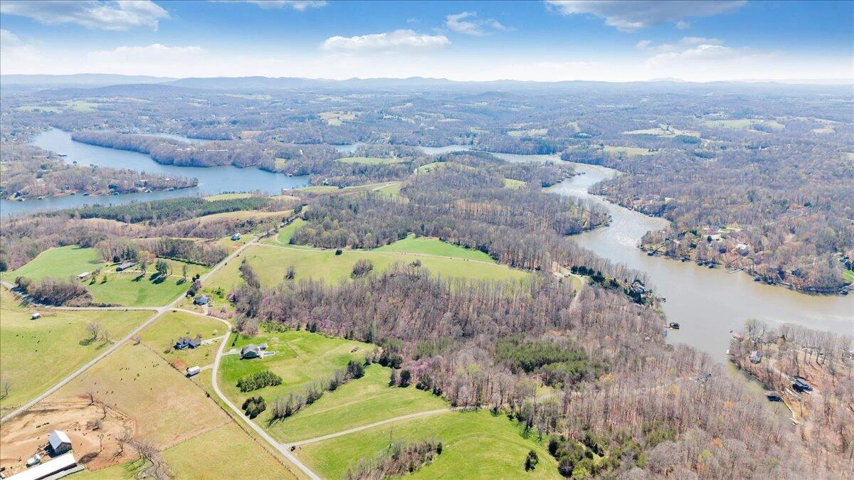 239 Blackwater Landing DR - Photo 88