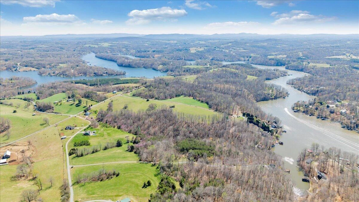 239 Blackwater Landing DR - Photo 89