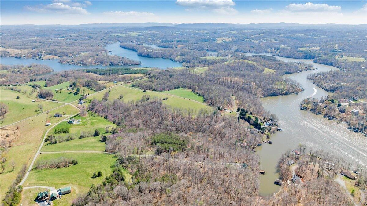 239 Blackwater Landing DR - Photo 90