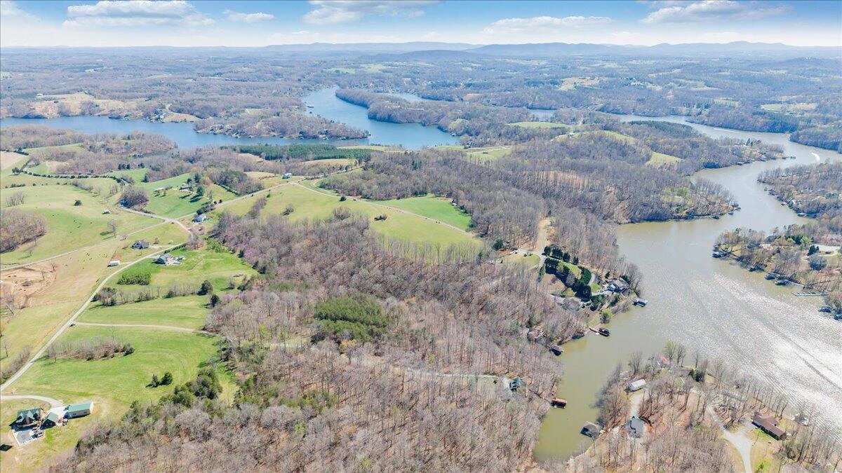 239 Blackwater Landing DR - Photo 91