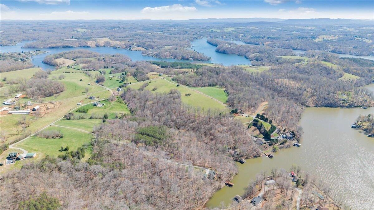 239 Blackwater Landing DR - Photo 92