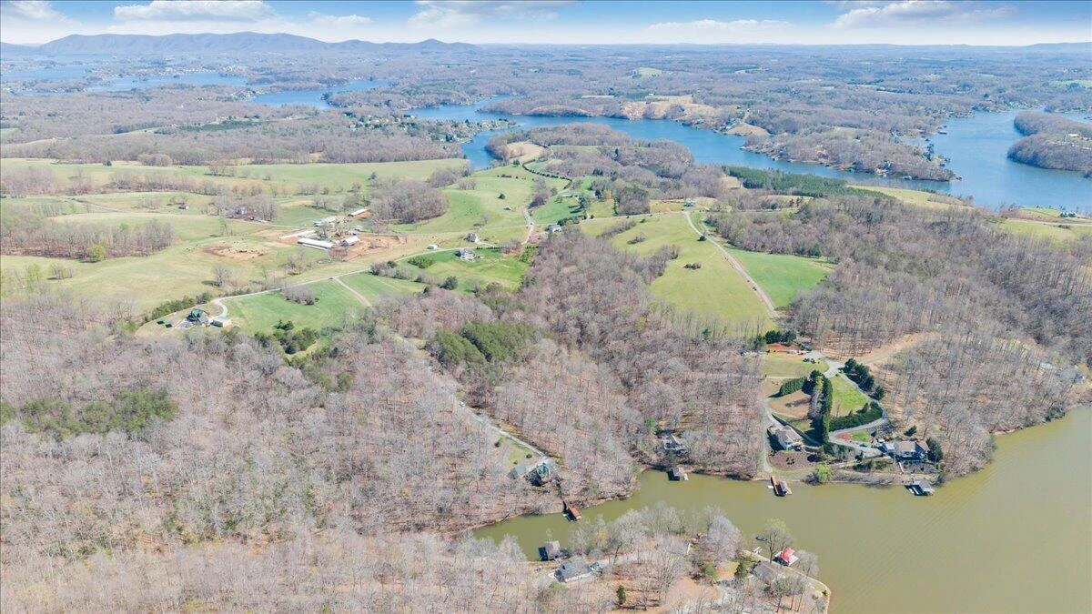 239 Blackwater Landing DR - Photo 94