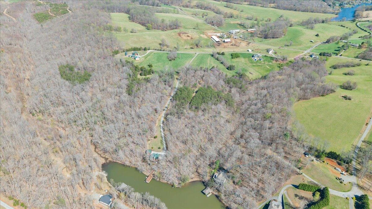 239 Blackwater Landing DR - Photo 99