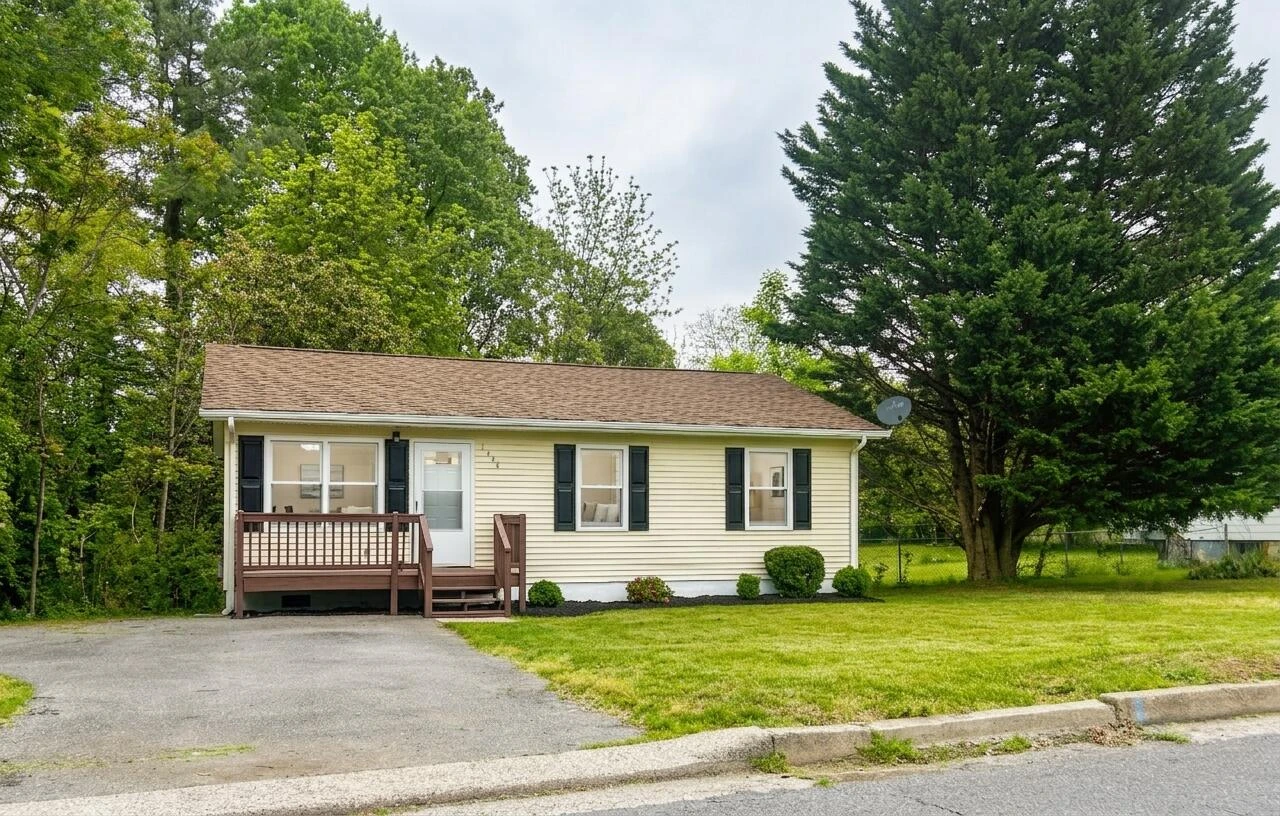 1344 Mabry AVE - Photo 9