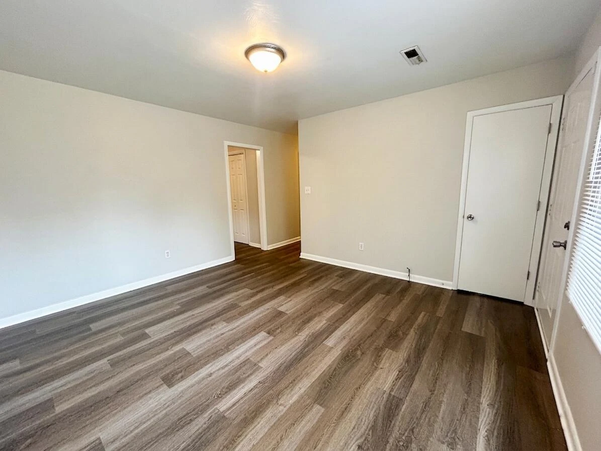 1344 Mabry AVE - Photo 10