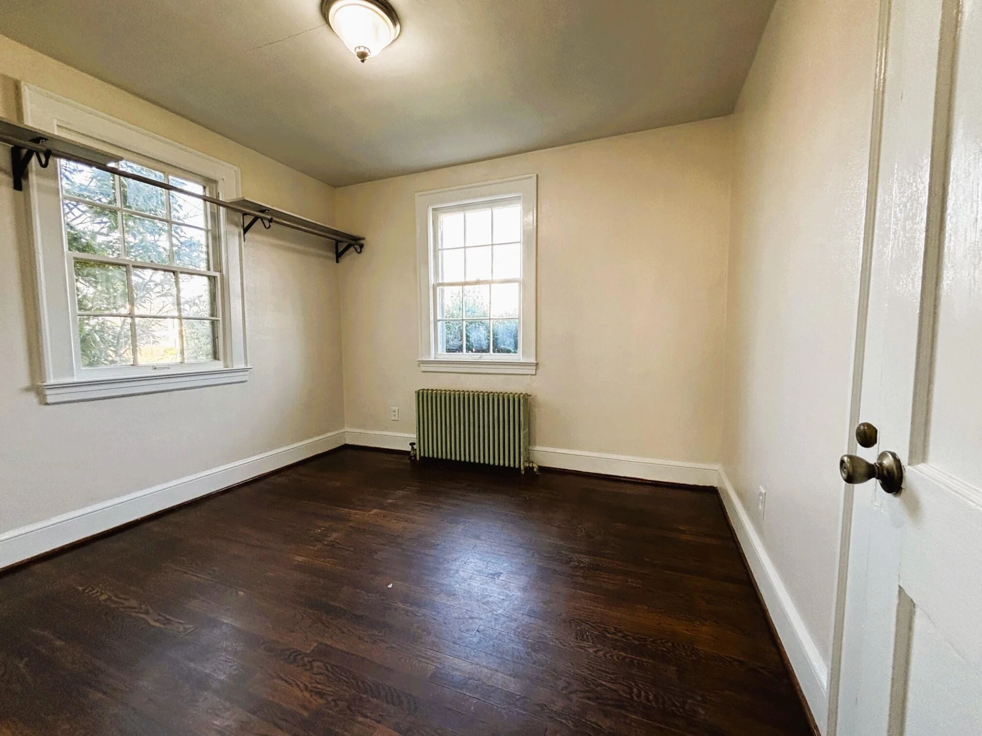 902 Whitney AVE - Photo 10