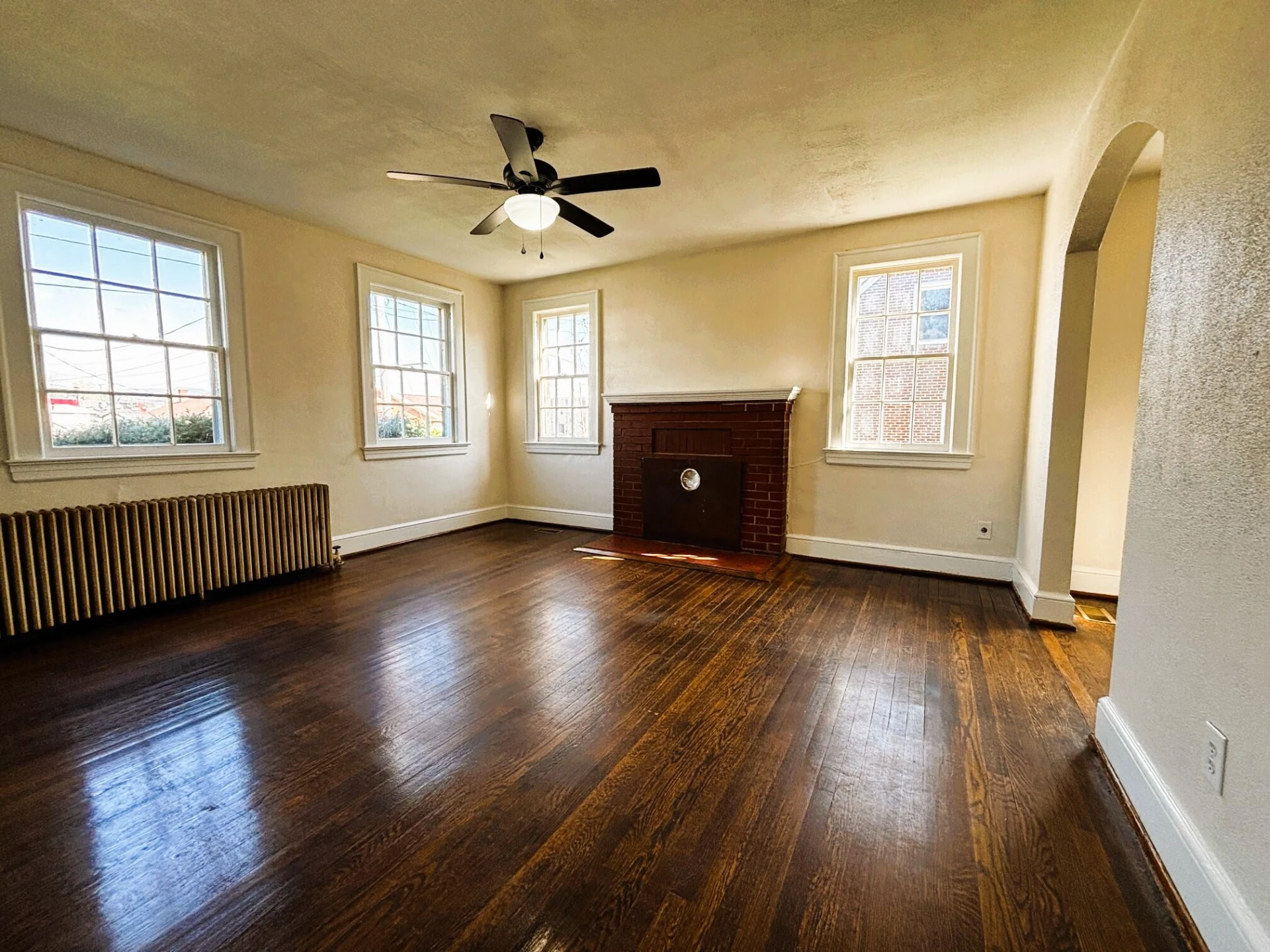 902 Whitney AVE - Photo 2