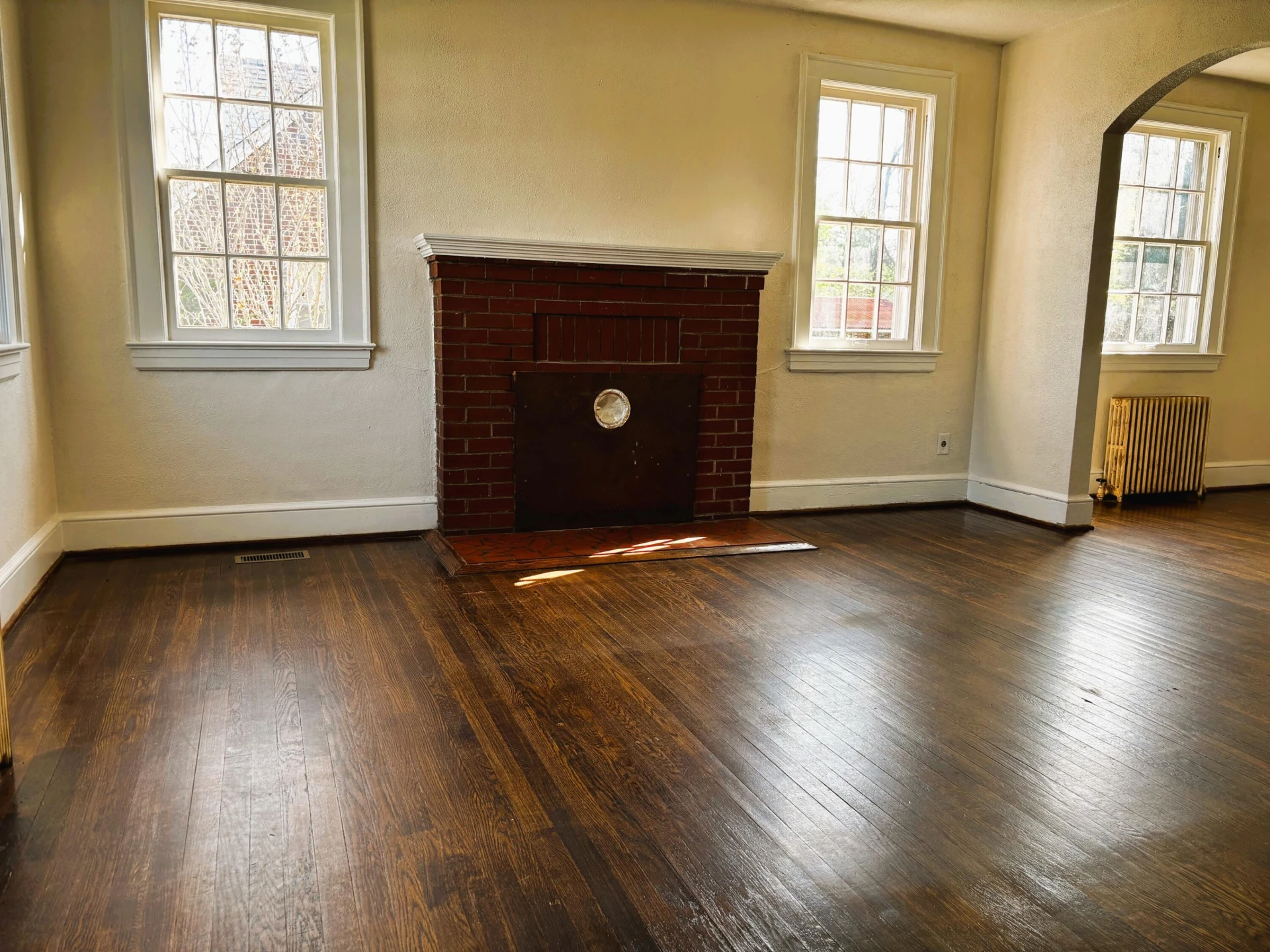902 Whitney AVE - Photo 3
