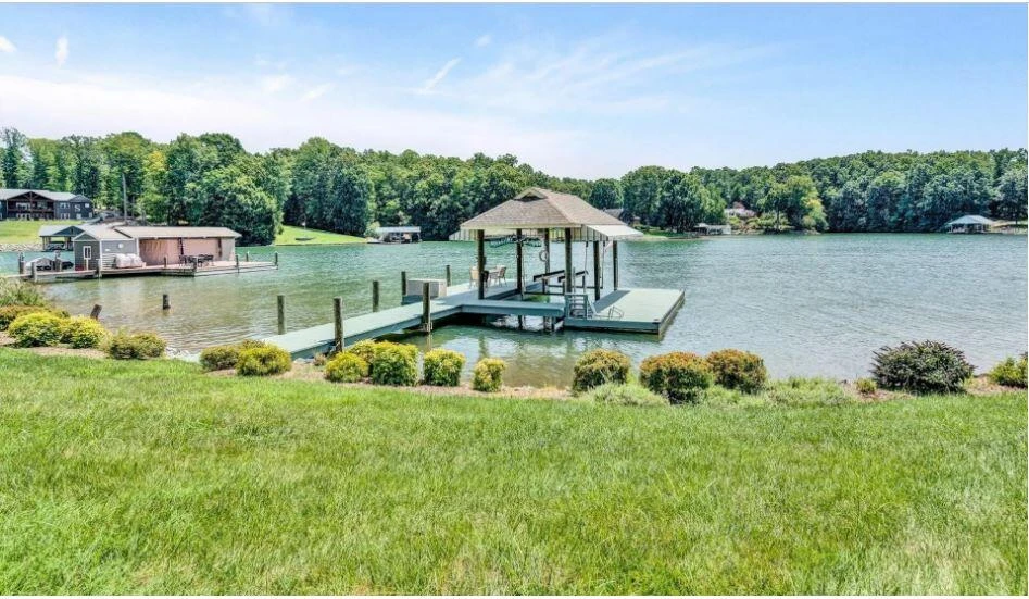 308 Pine DR - Photo 12