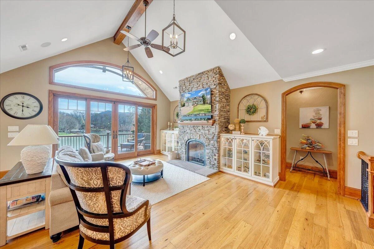 308 Pine DR - Photo 18