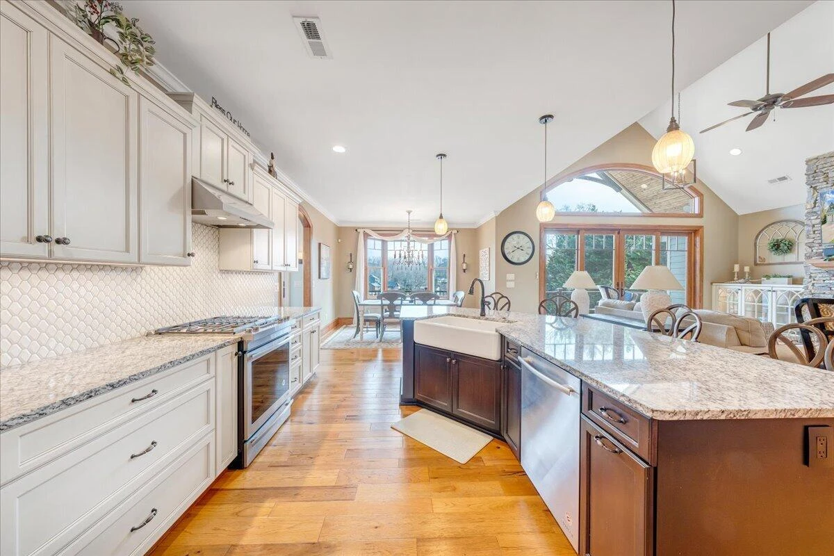 308 Pine DR - Photo 30