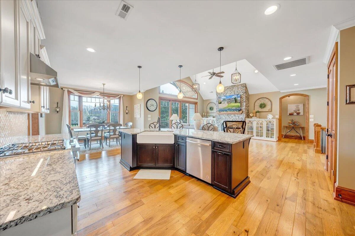 308 Pine DR - Photo 31