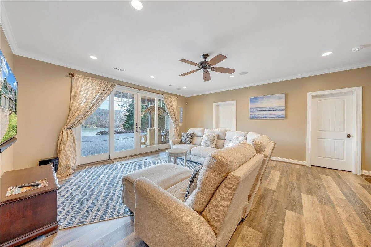 308 Pine DR - Photo 45