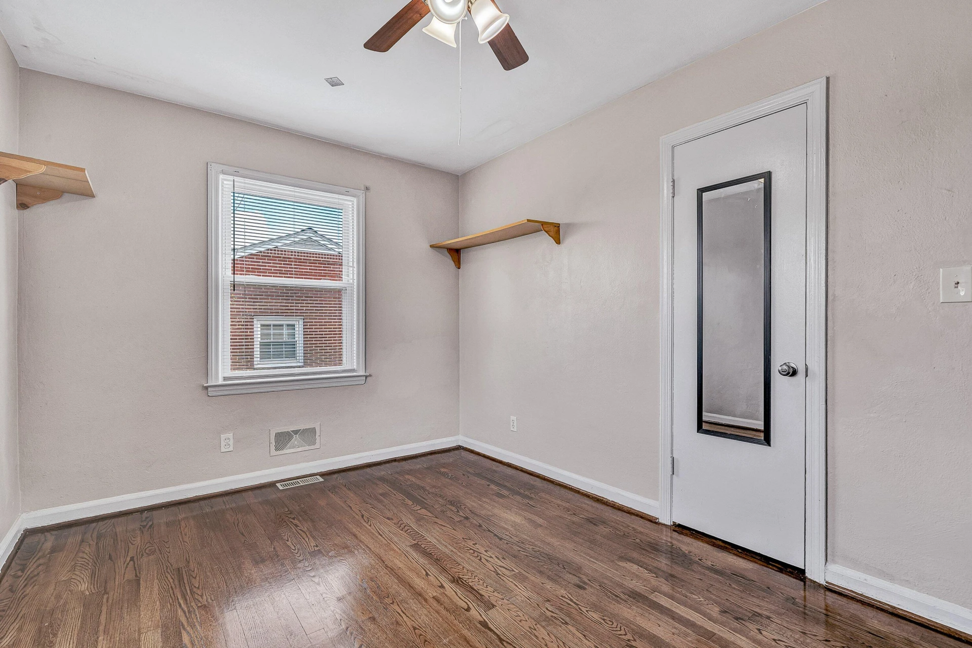 5223 Victoria ST - Photo 13
