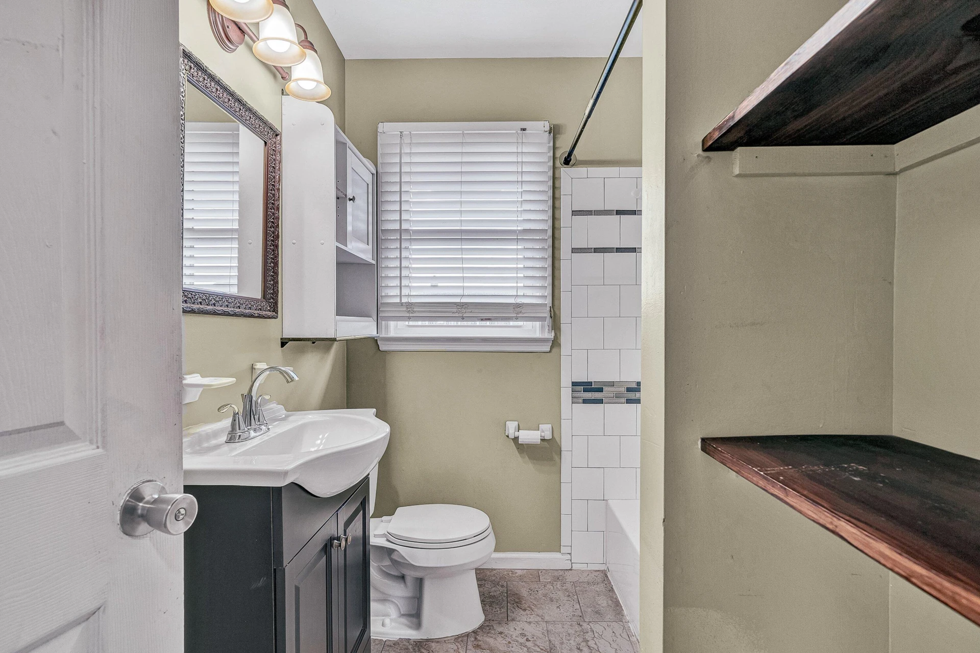 5223 Victoria ST - Photo 16