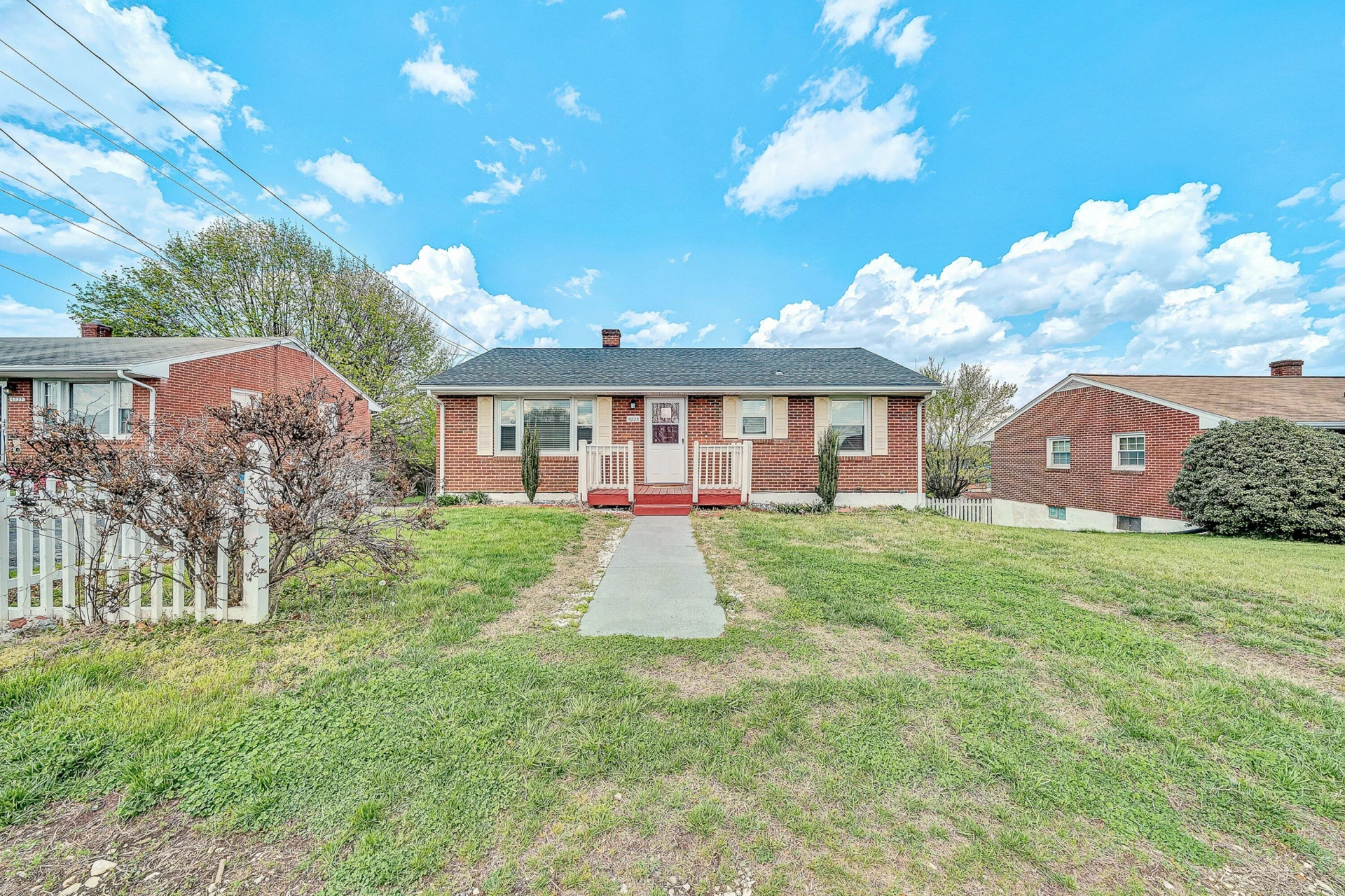 5223 Victoria ST - Photo 2