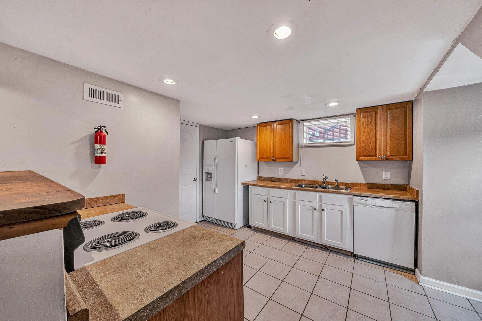 5223 Victoria ST - Photo 20