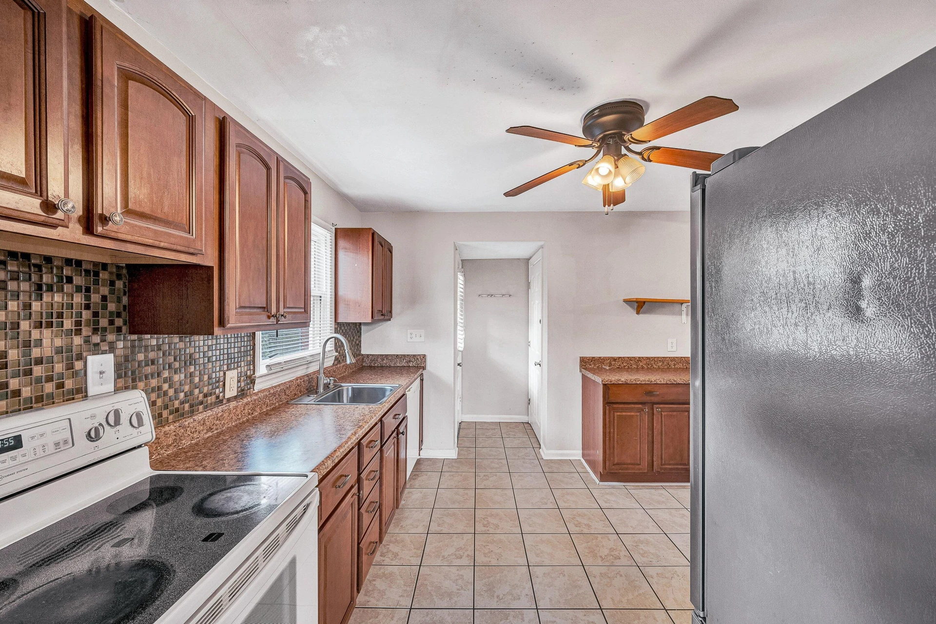 5223 Victoria ST - Photo 7