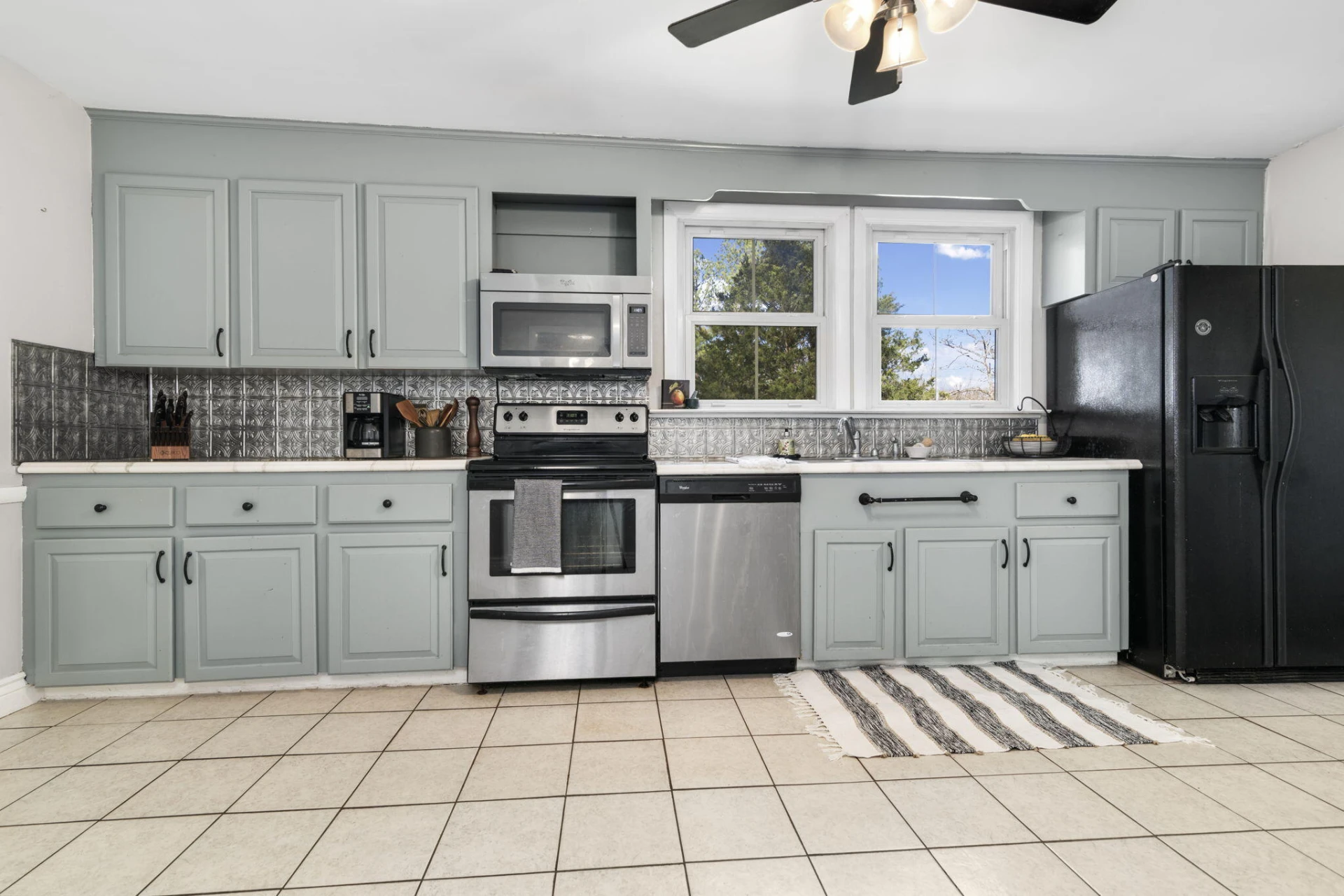 525 Monticello AVE - Photo 12